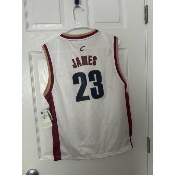 NWT Reebok Authentic Cleveland Cavaliers Lebron James 23 Jersey Youth Large - Picture 3 of 5